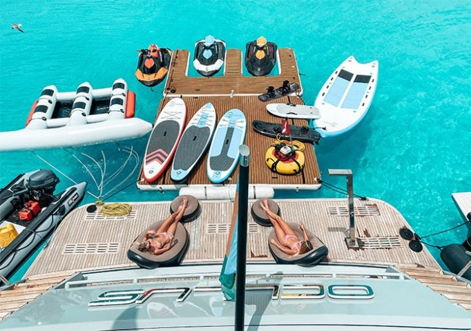 Floating Dock on yacht Oculus