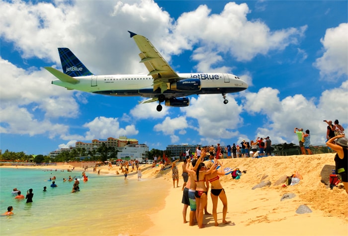 St Maarten airplane landing